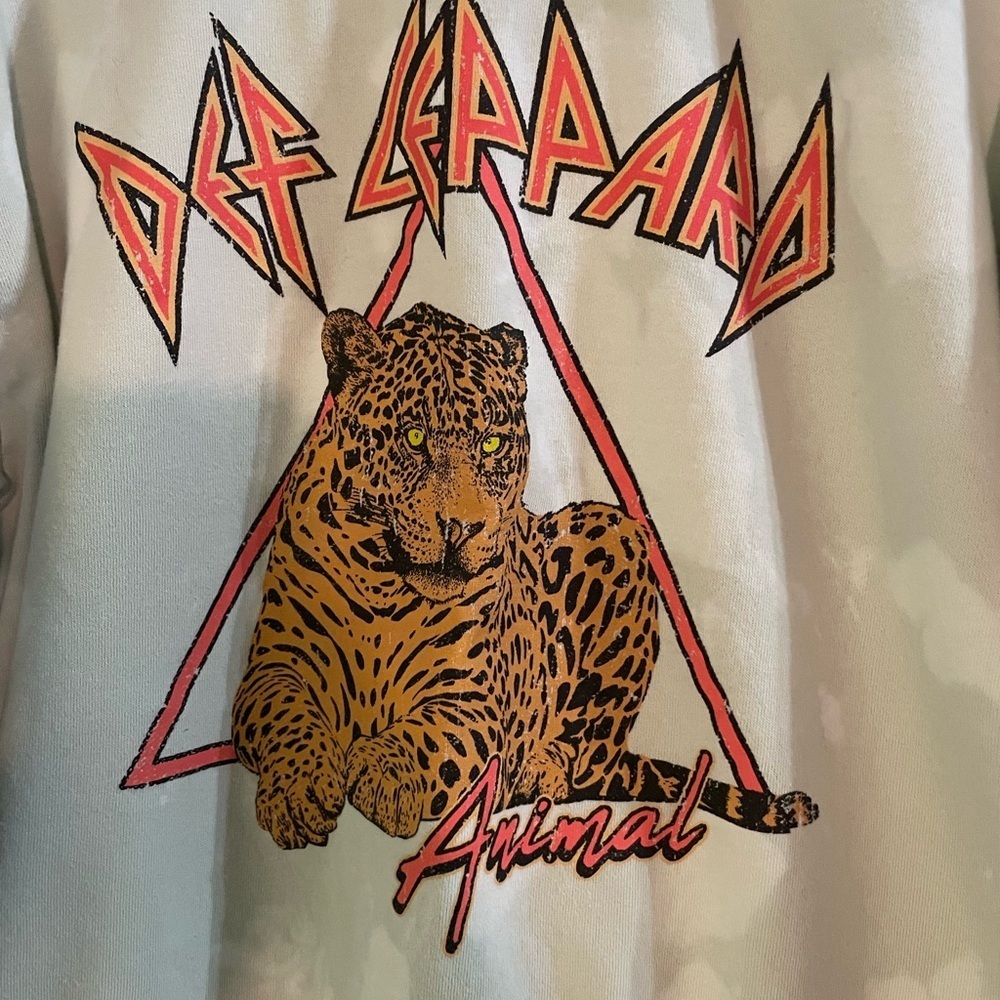 Def Leppard Graphic Animal Sweatshirt - Green Print size medium - Picture 3 of 5